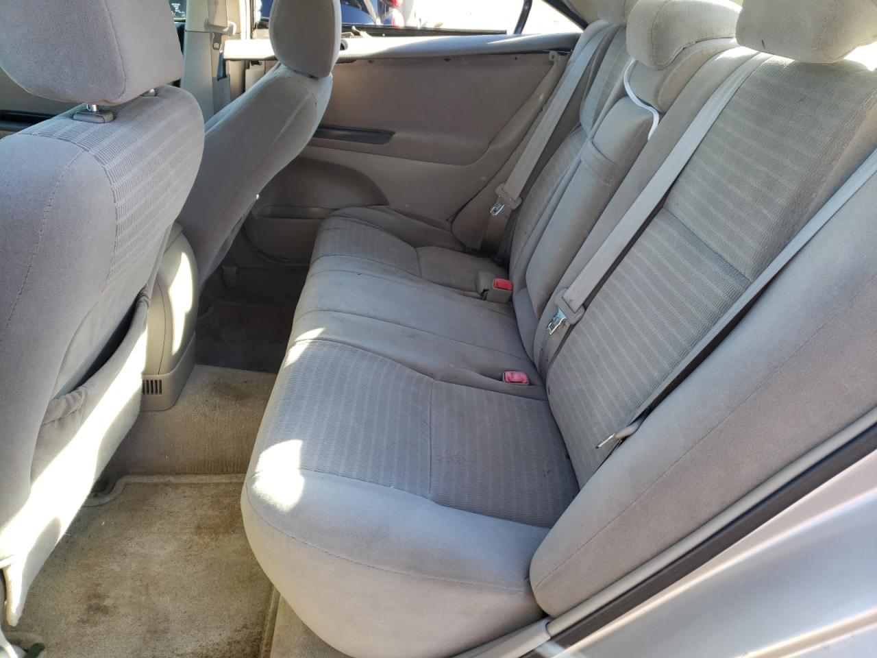 Photo 6 from auction – 2005 TOYOTA CAMRY LE with VIN 4T1BE32K95U022441