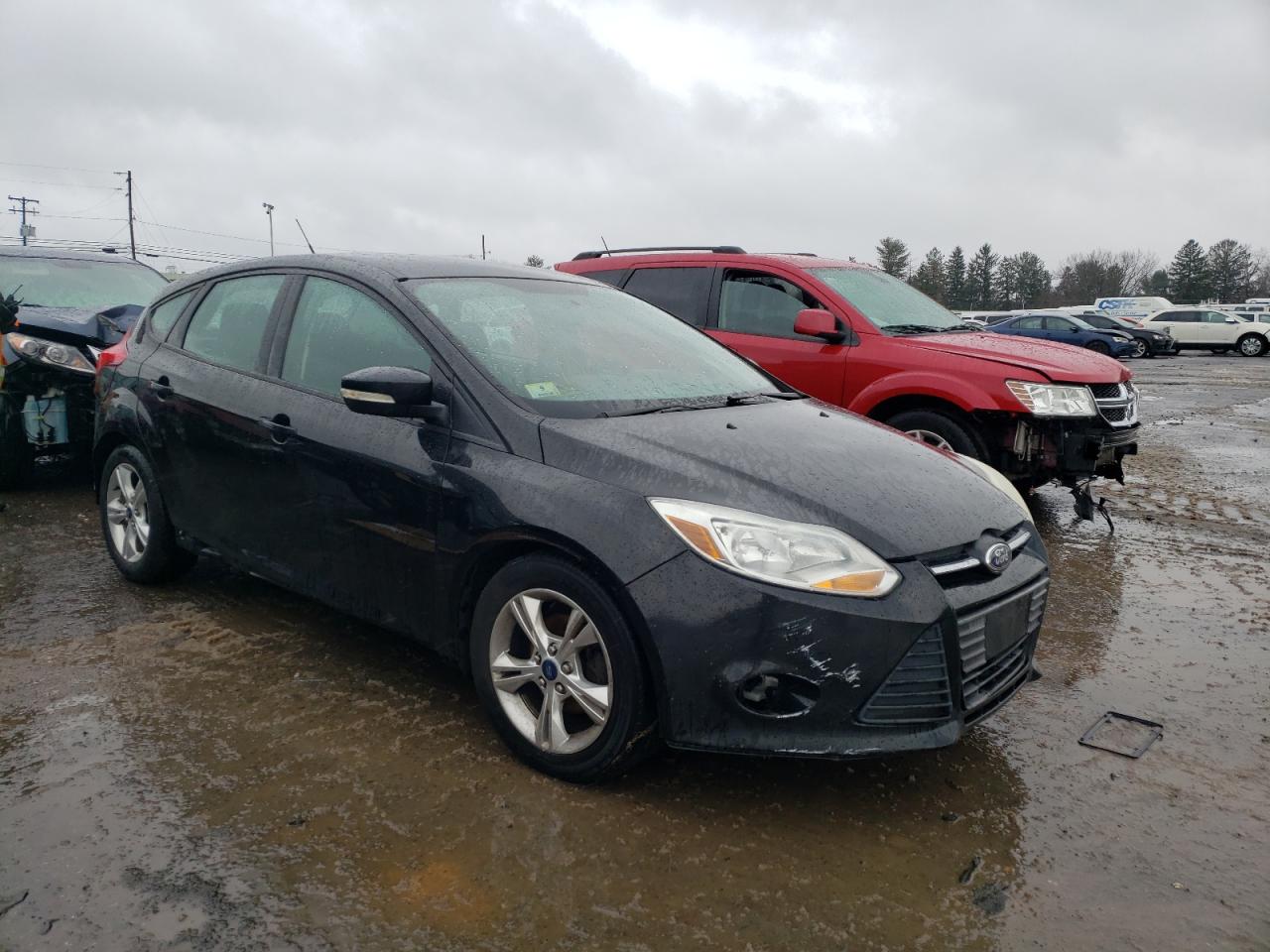 FORD FOCUS SE 2014 مع رقم تعريف المركبة 1FADP3K2XEL282446 - صورة من المزاد