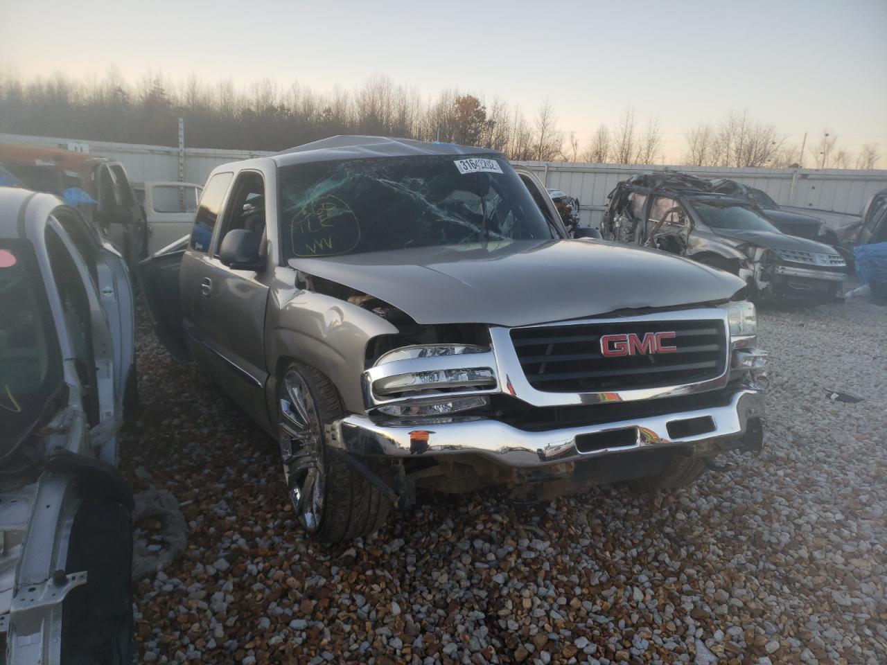 GMC NEW SIERRA 2003 with VIN 2GTEC19T031275408 - Photo from auction