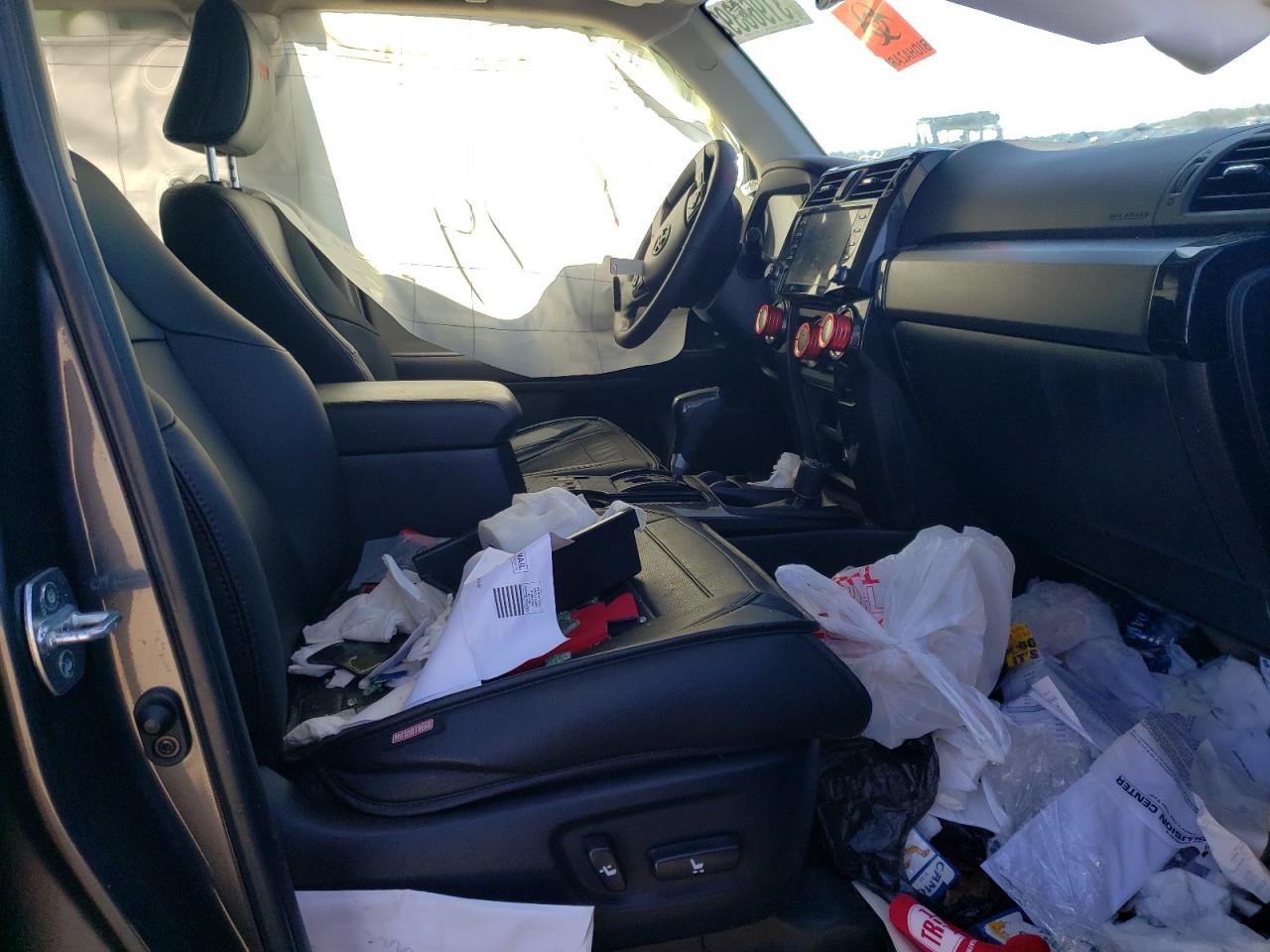 Photo 5 from auction – 2020 TOYOTA 4RUNNER SR with VIN JTEBU5JR1L5804804