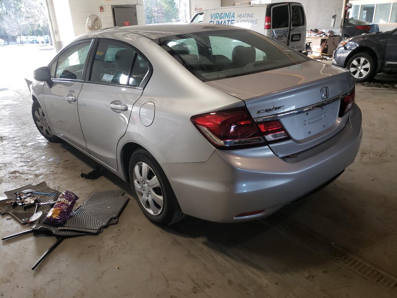 Photo 3 from auction – 2013 HONDA CIVIC LX with VIN 2HGFB2F56DH587469