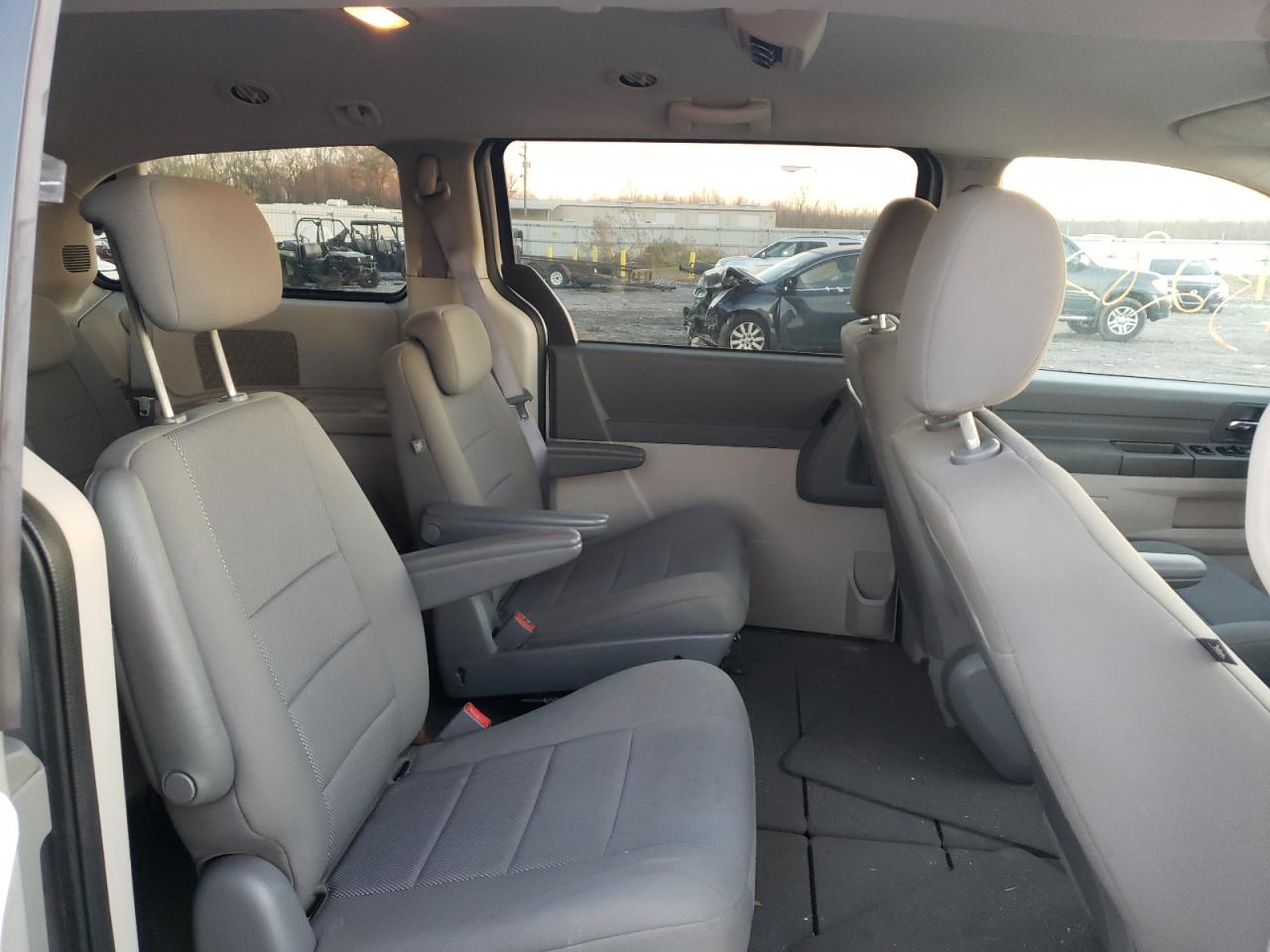 Photo 6 from auction – 2008 DODGE GRAND CARA with VIN 2D8HN44H88R151022