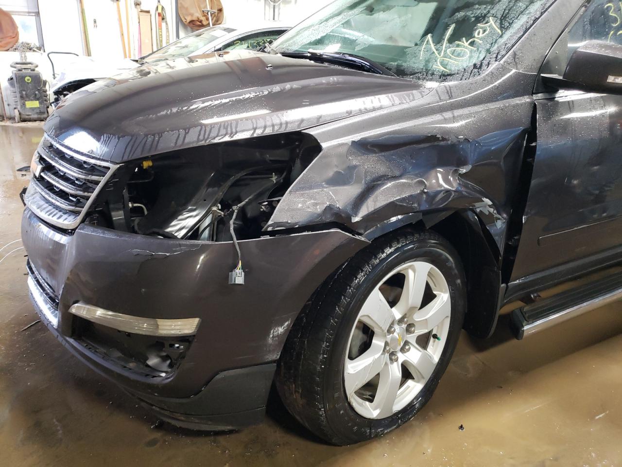 Photo 9 from auction – 2016 CHEVROLET TRAVERSE L with VIN 1GNKRGKD1GJ210447