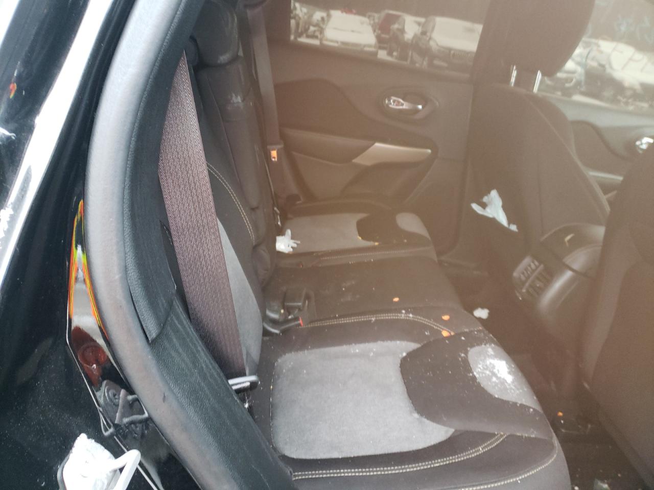 Photo 6 from auction – 2018 JEEP CHEROKEE with VIN 1C4PJMCB3JD564428