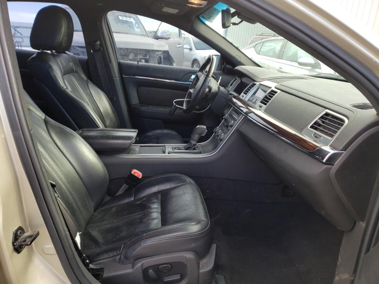 Photo 5 from auction – 2010 LINCOLN MKS with VIN 1LNHL9DR2AG614155