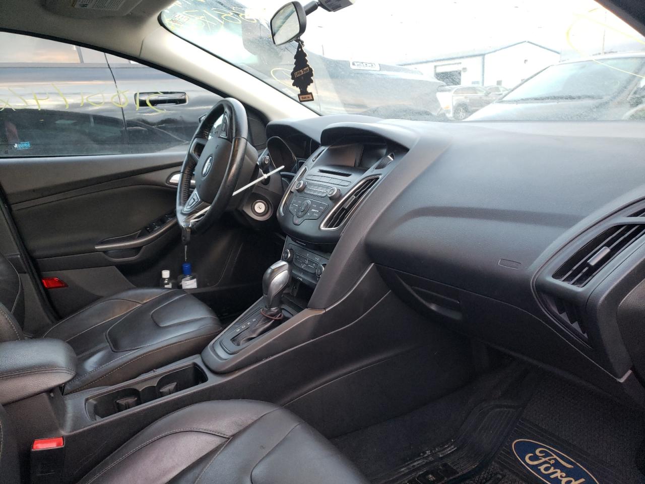 Photo 5 from auction – 2015 FORD FOCUS SE with VIN 1FADP3K21FL212822