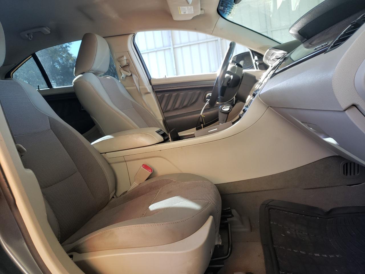Photo 19 from auction – 2010 FORD TAURUS SEL with VIN 1FAHP2EW5AG107096