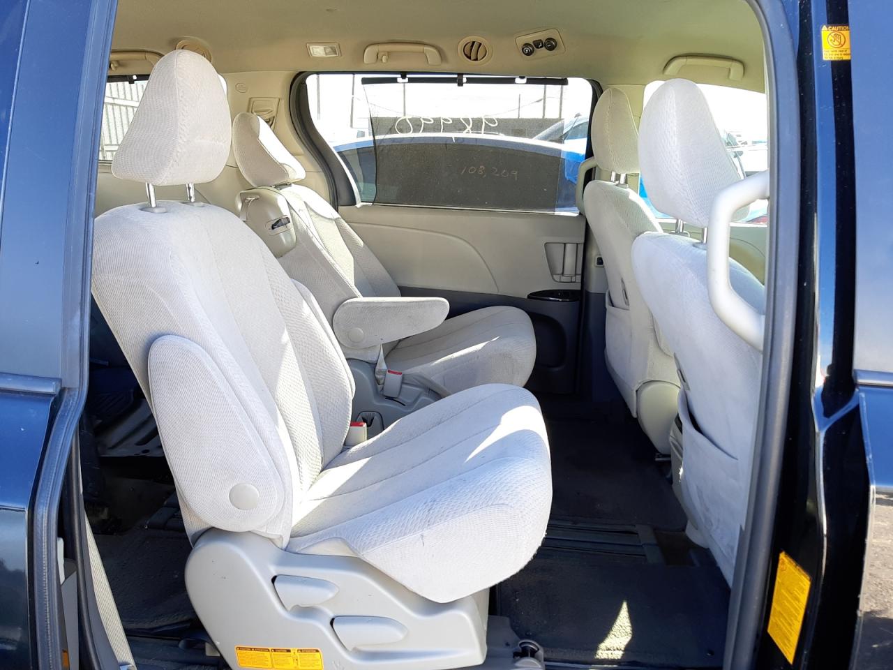 Photo 16 from auction – 2012 TOYOTA SIENNA LE with VIN 5TDKK3DC8CS270474