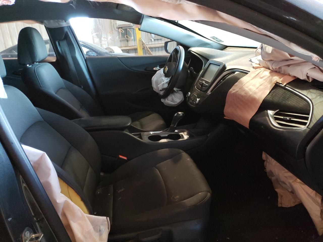 Photo 5 from auction – 2017 CHEVROLET MALIBU LS with VIN 1G1ZB5ST7HF274075