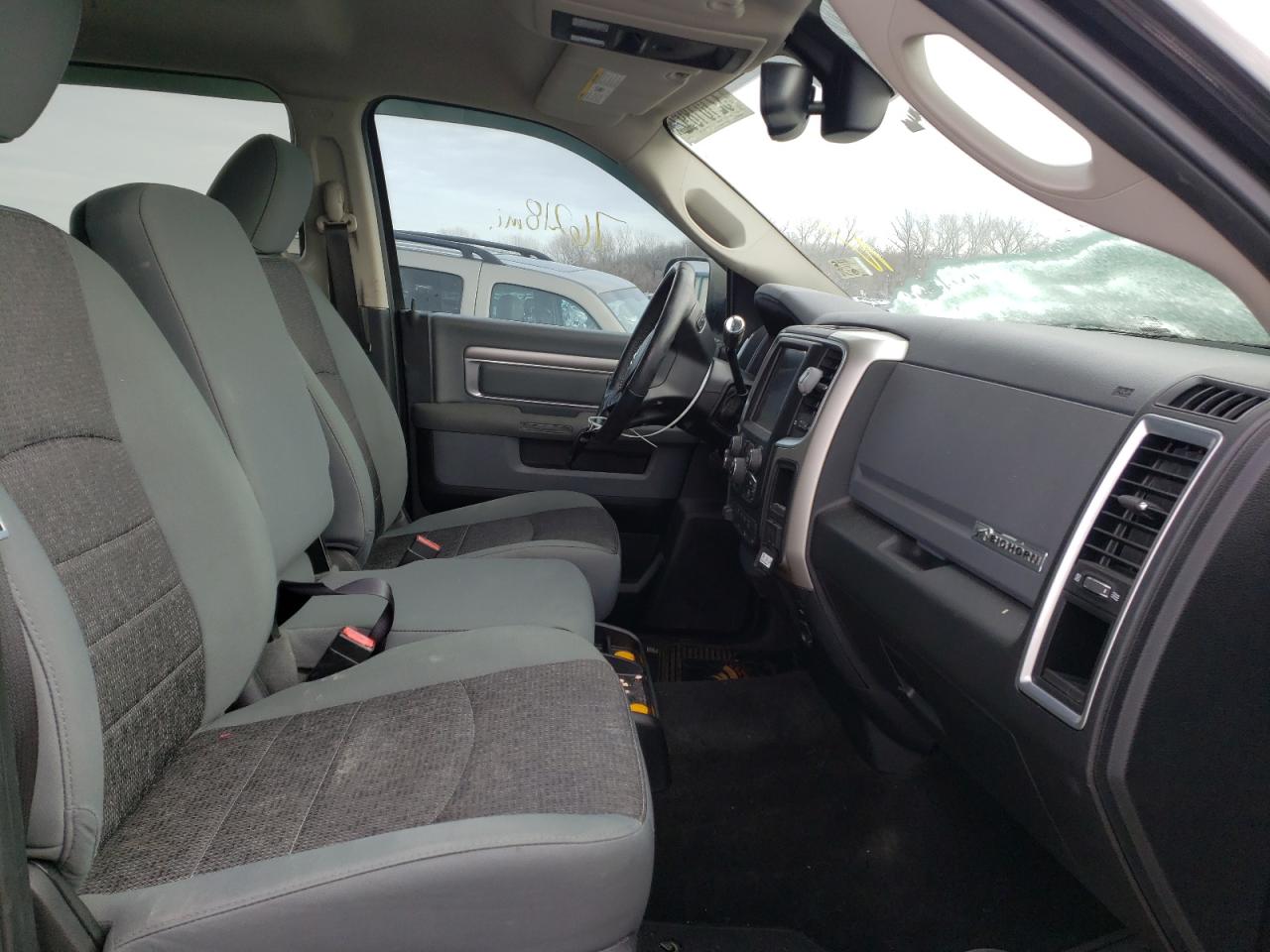 Photo 5 from auction – 2016 RAM 3500 SLT with VIN 3C63RRHL4GG170882