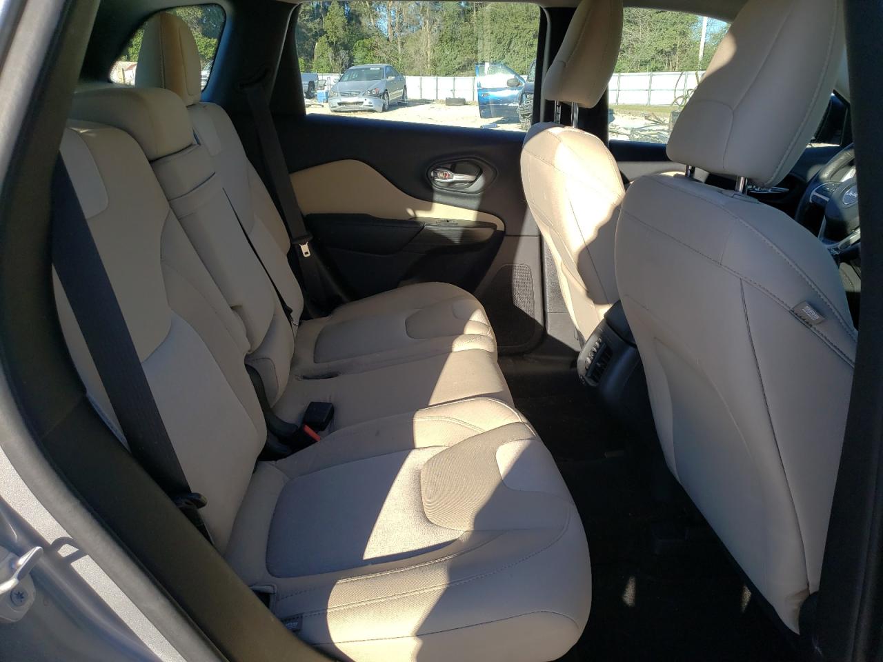 Photo 6 from auction – 2016 JEEP CHEROKEE S with VIN 1C4PJLAB6GW160789