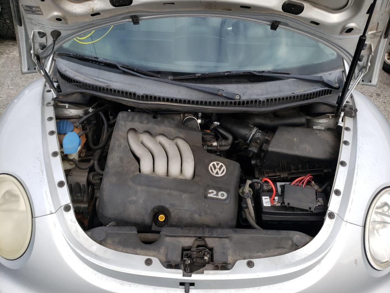 Photo 7 from auction – 2005 VOLKSWAGEN BEETLE with VIN 3VWBK31C35M400357