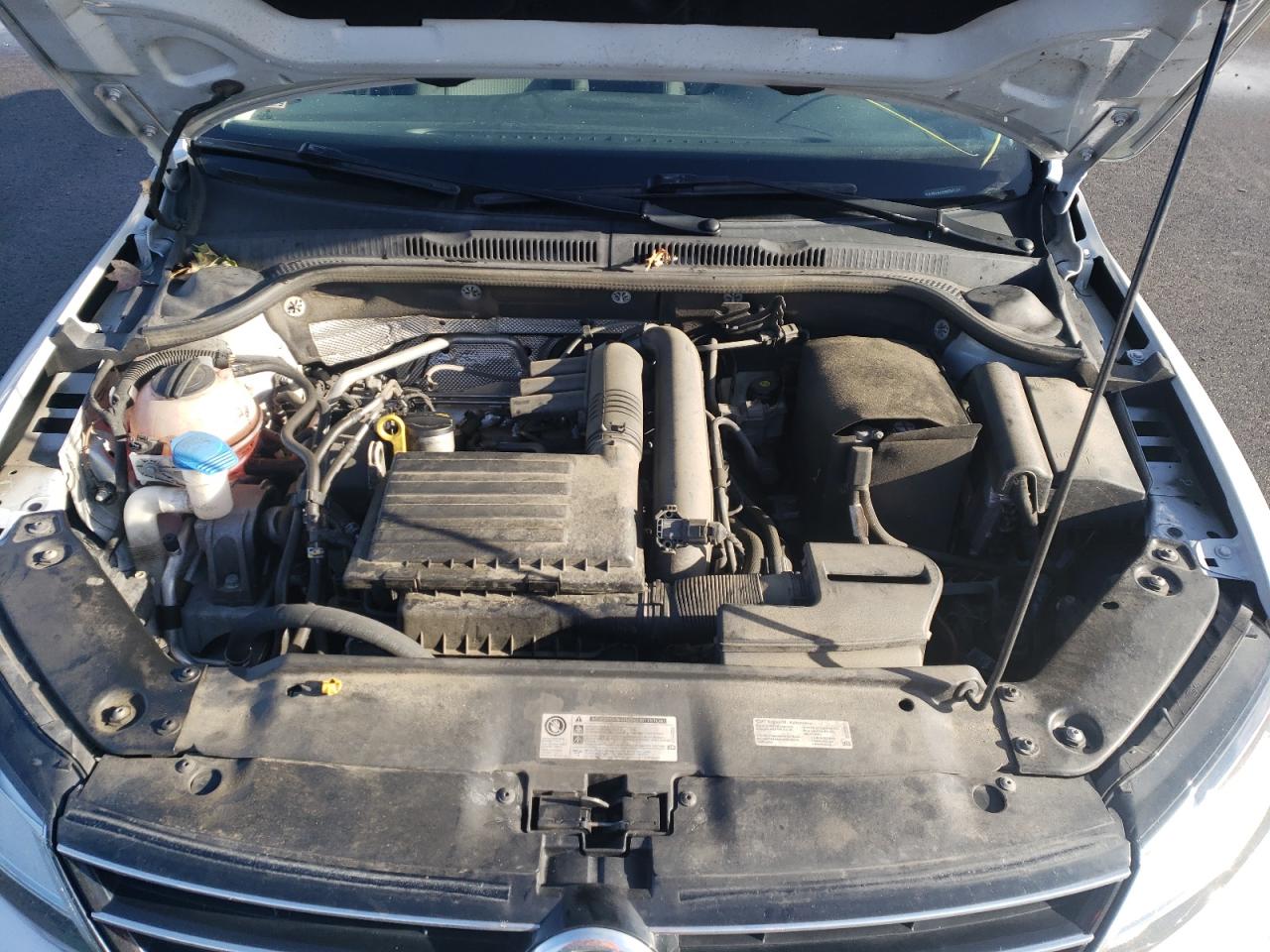 Photo 12 from auction – 2017 VOLKSWAGEN JETTA S with VIN 3VW2B7AJ5HM336154