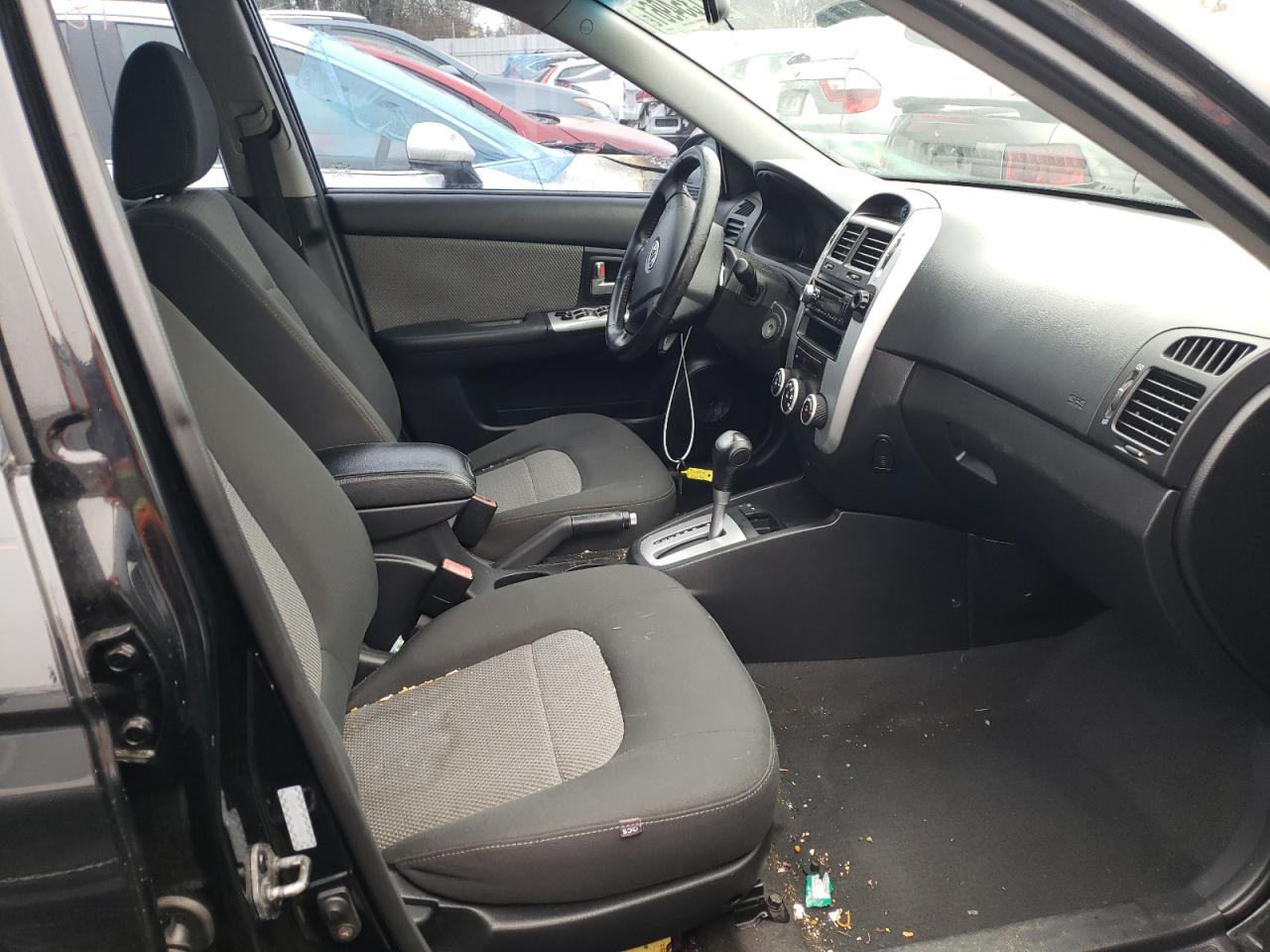 Photo 5 from auction – 2007 KIA SPECTRA5 S with VIN KNAFE162775002283