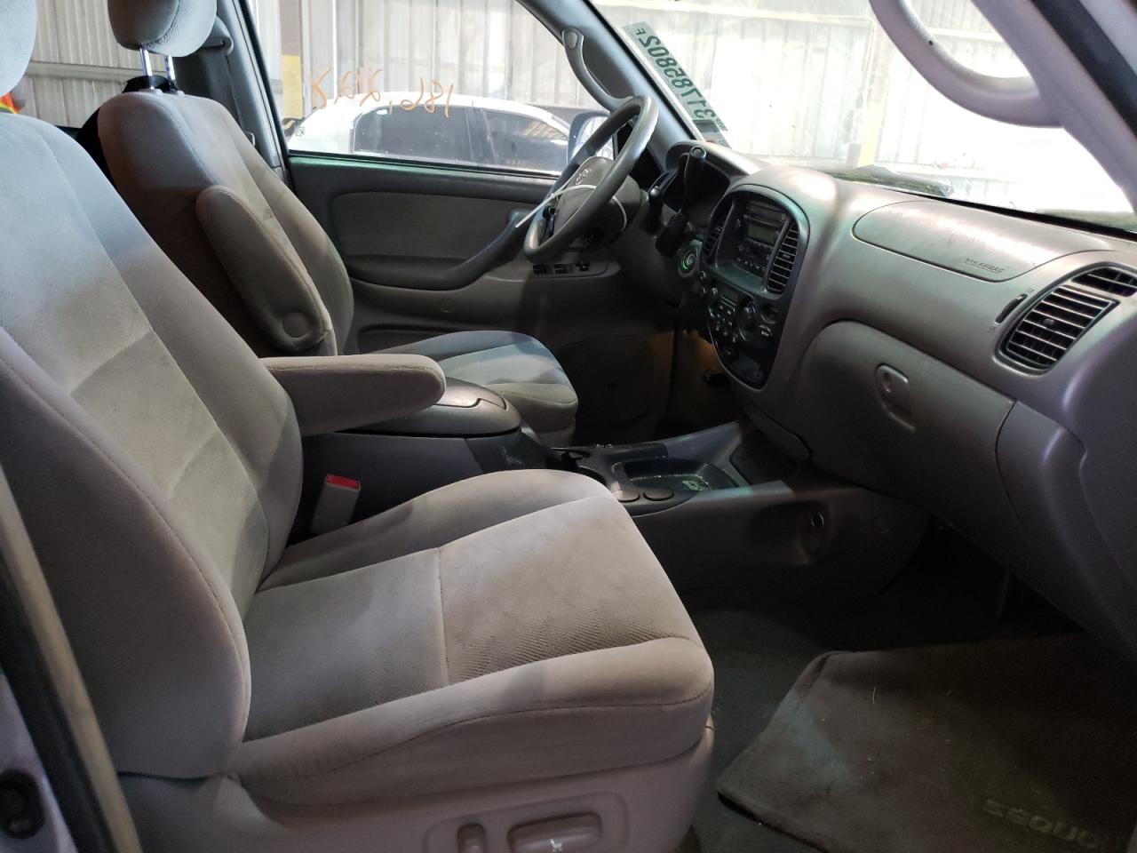 Photo 5 from auction – 2006 TOYOTA SEQUOIA SR with VIN 5TDZT34A06S281483