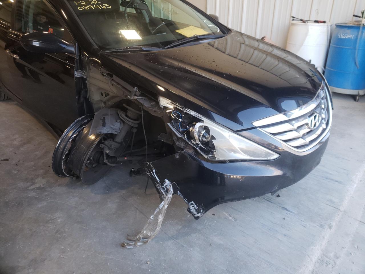 Photo 9 from auction – 2011 HYUNDAI SONATA SE with VIN 5NPEC4AC6BH089463