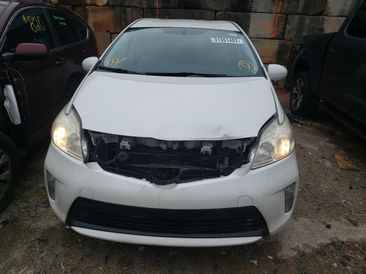 Photo 9 from auction – 2013 TOYOTA PRIUS with VIN JTDKN3DU3D5576196