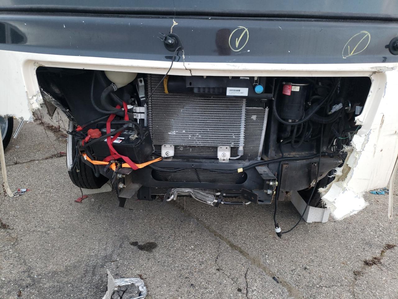 Photo 7 from auction – 2019 FORD F53 with VIN 1F65F5DY6J0A14801
