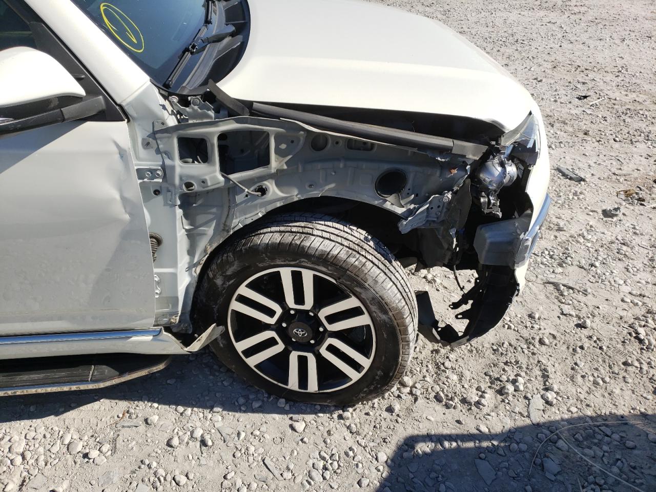 Photo 9 from auction – 2016 TOYOTA 4RUNNER SR with VIN JTEZU5JR9G5145598