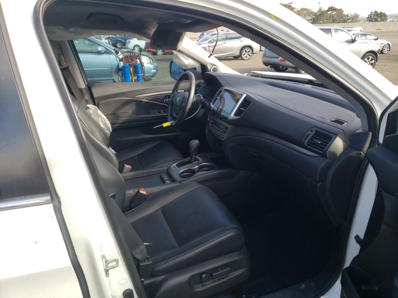 Photo 5 from auction – 2018 HONDA PILOT EXL with VIN 5FNYF5H55JB016549