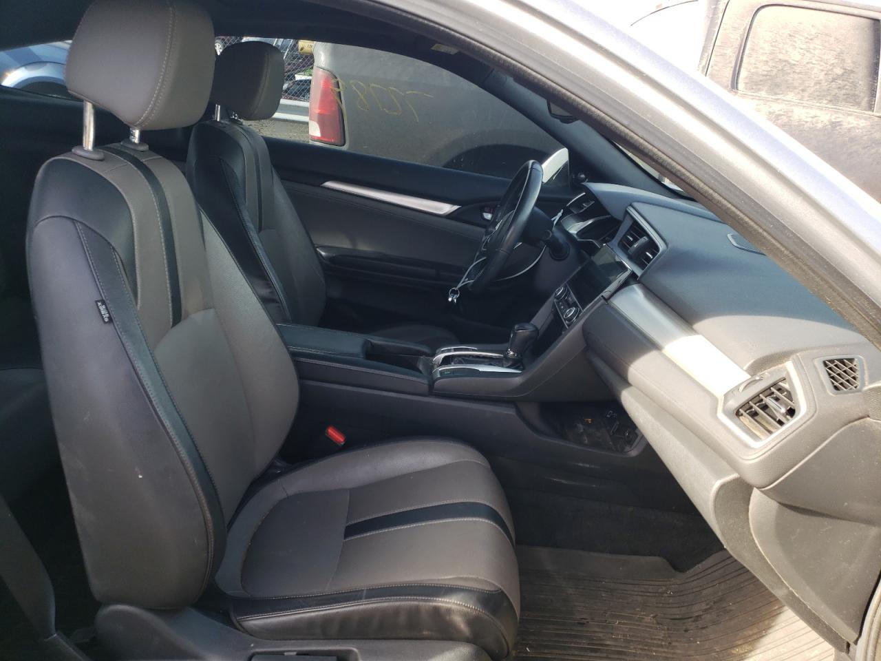 Foto 5 de la subasta – 2016 HONDA CIVIC TOUR con VIN 2HGFC3B90GH351237