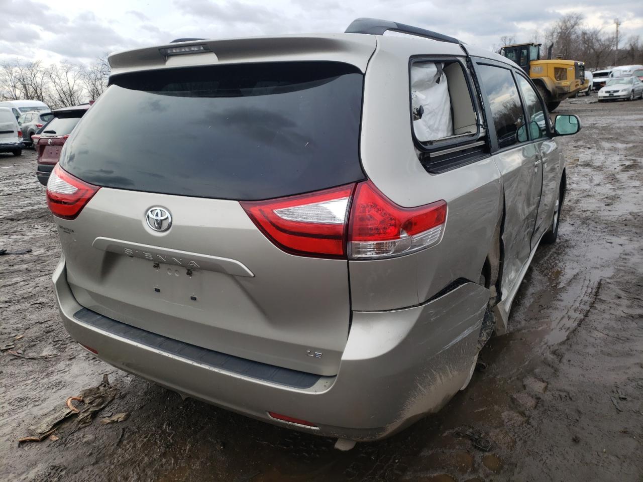 Photo 4 from auction – 2015 TOYOTA SIENNA LE with VIN 5TDKK3DC7FS584900