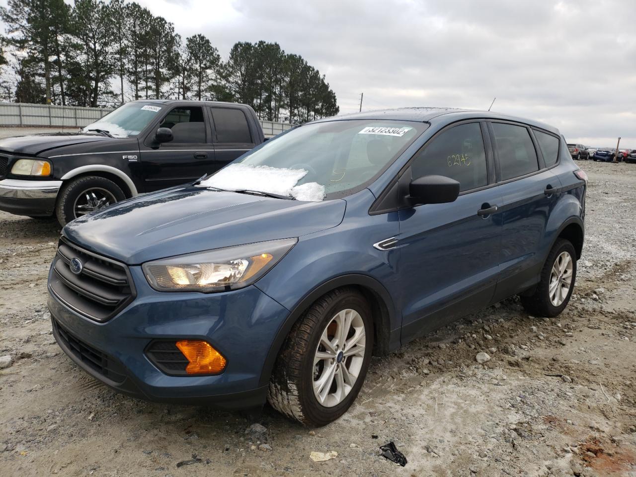 Photo 2 from auction – 2018 FORD ESCAPE S with VIN 1FMCU0F77JUB03749
