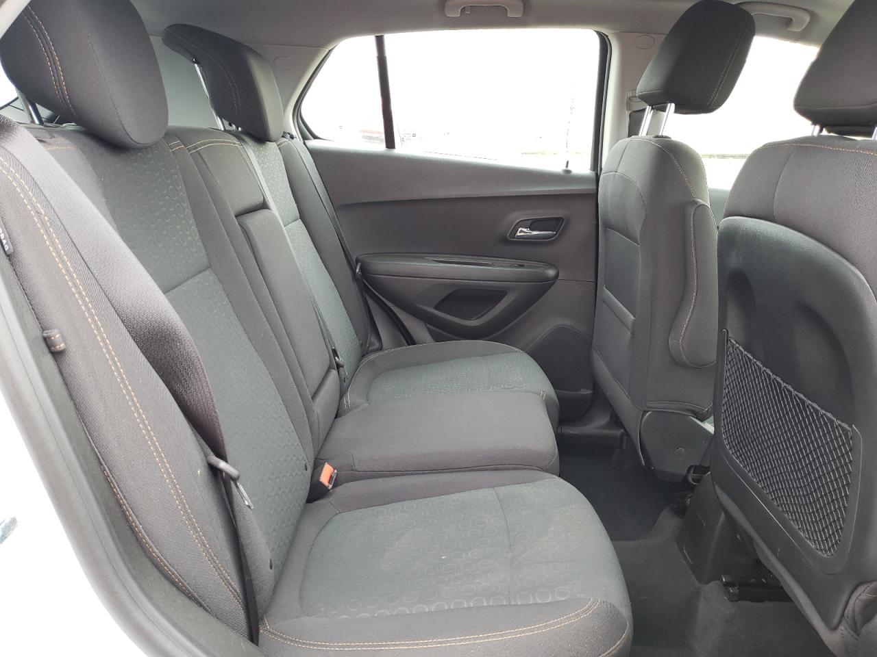 Photo 6 from auction – 2018 CHEVROLET TRAX LS with VIN 3GNCJKSB9JL297172