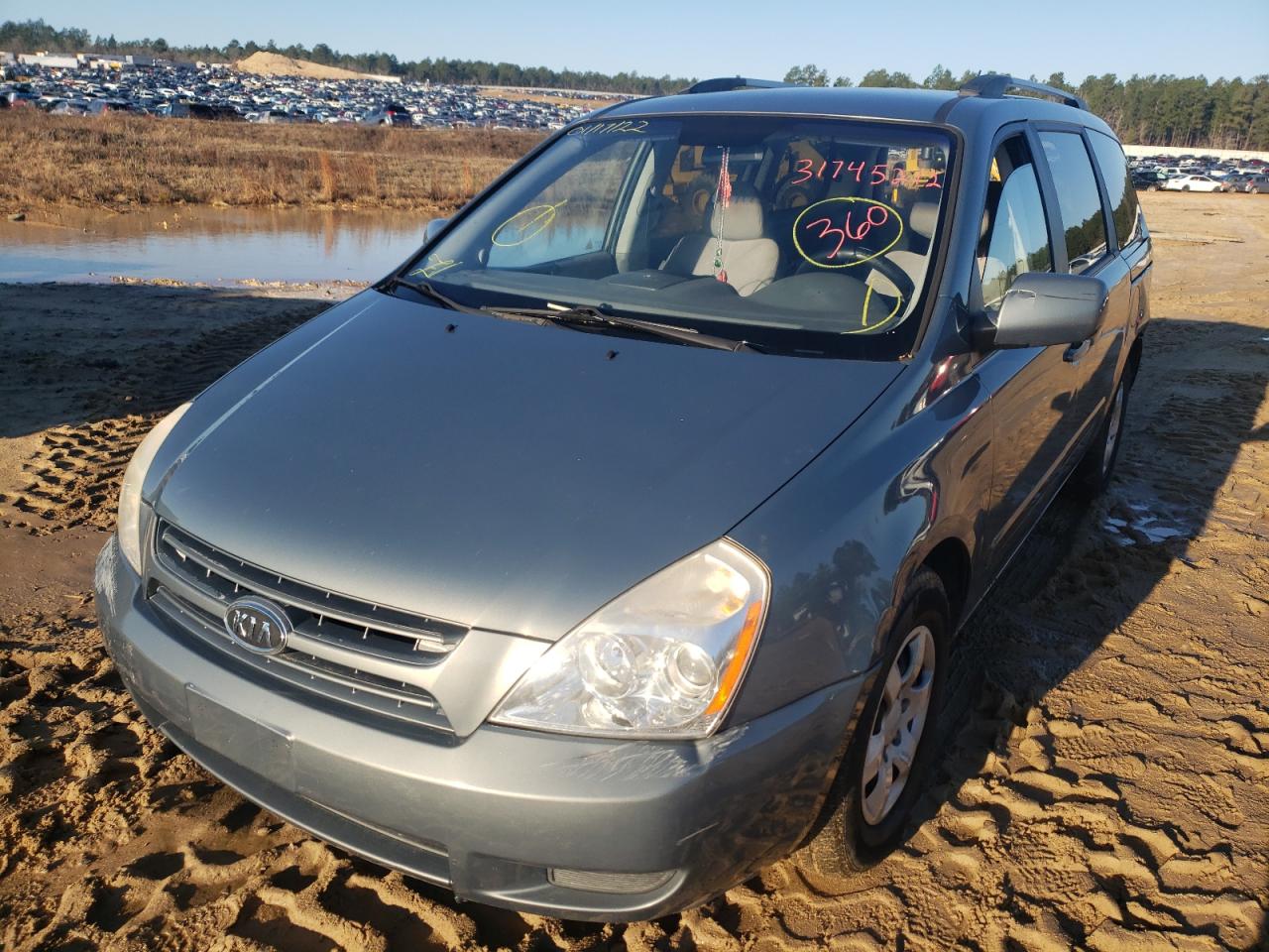 Photo 2 from auction – 2009 KIA SEDONA with VIN KNDMB233696296228