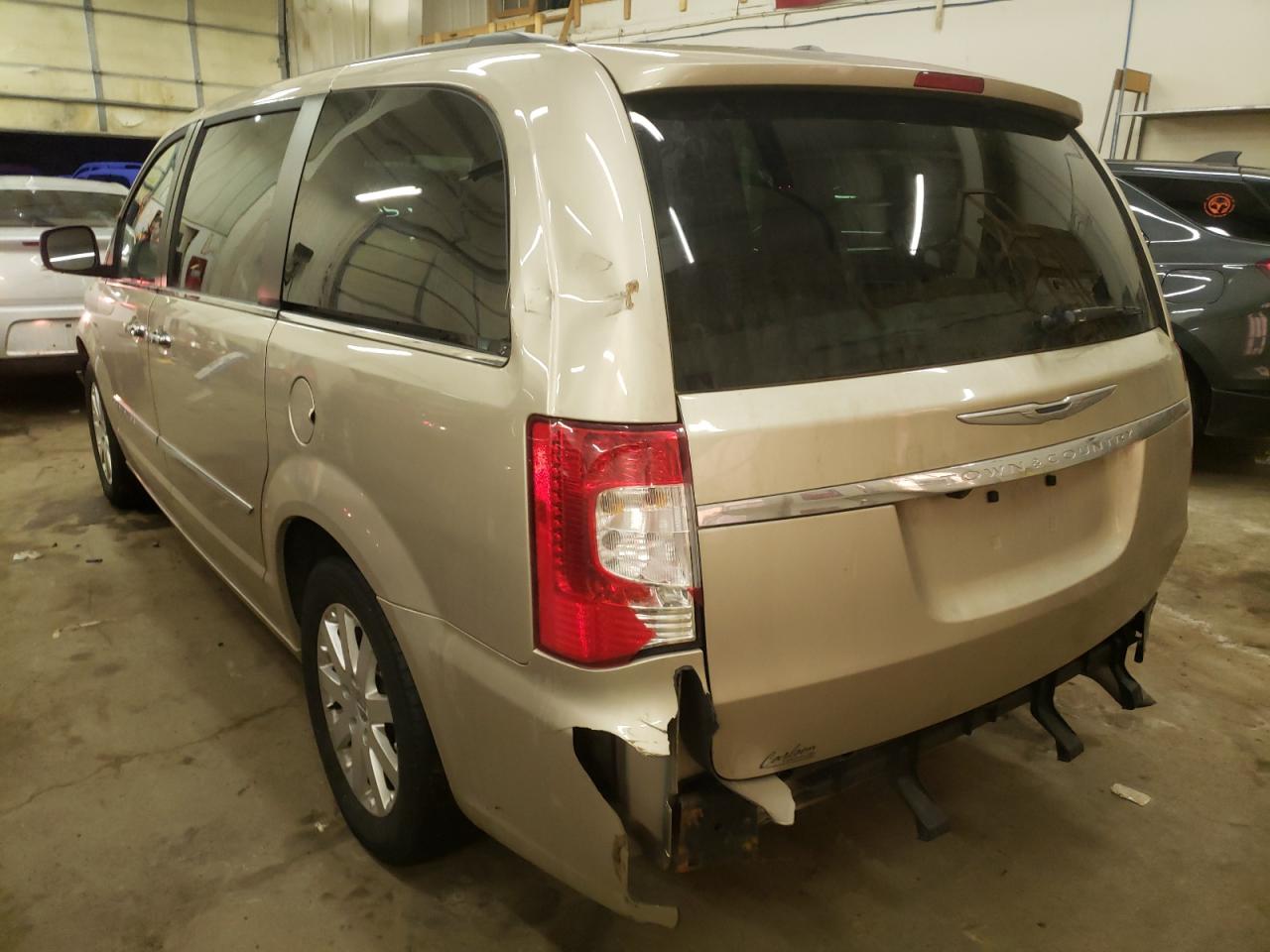 Photo 3 from auction – 2016 CHRYSLER TOWN & COU with VIN 2C4RC1BG0GR175086