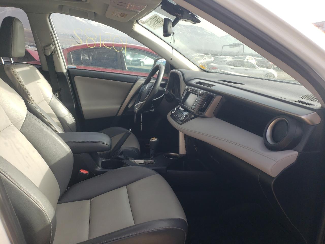 Photo 5 from auction – 2015 TOYOTA RAV4 LIMIT with VIN 2T3DFREV6FW260125