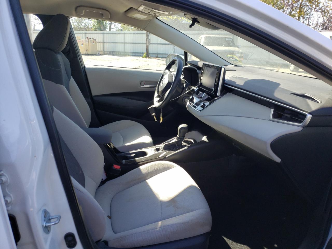 Photo 5 from auction – 2021 TOYOTA COROLLA LE with VIN 5YFEPMAE2MP213238