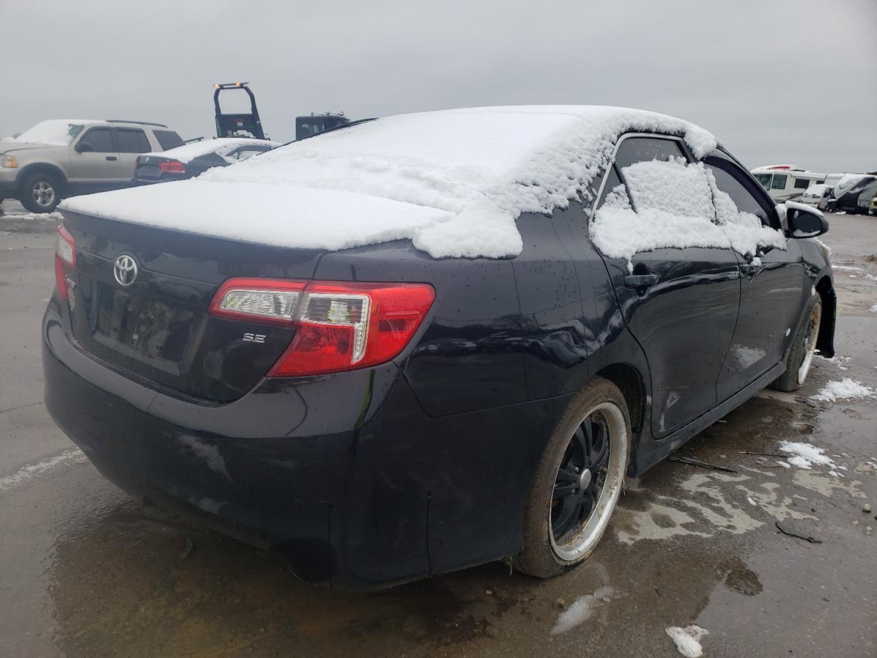 Photo 4 from auction – 2014 TOYOTA CAMRY L with VIN 4T1BF1FKXEU823990