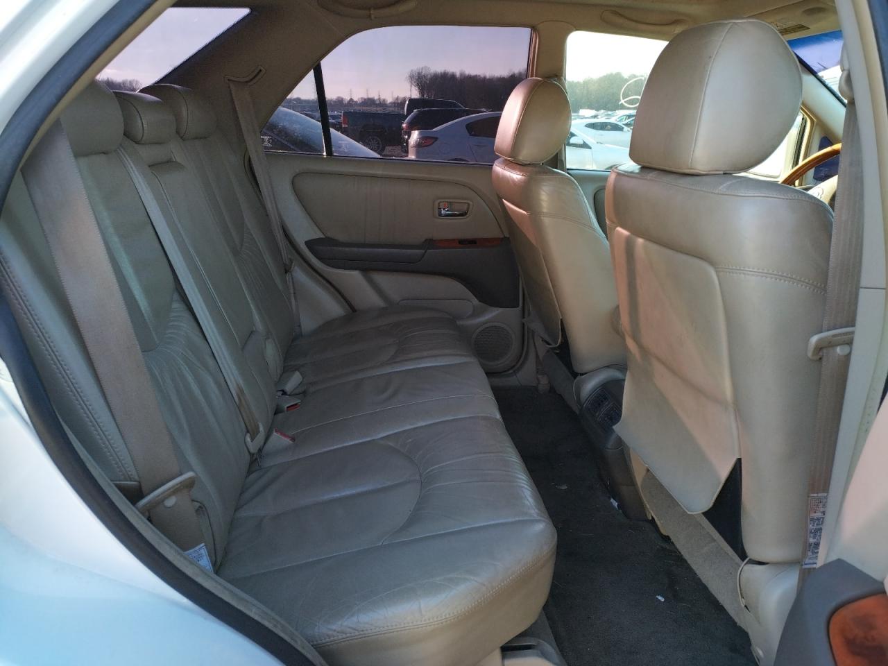 Photo 6 from auction – 2001 LEXUS RX 300 with VIN JTJGF10U710096097