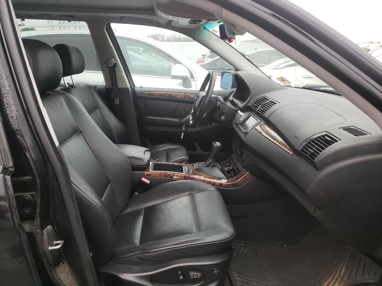 Photo 5 from auction – 2005 BMW X5 with VIN 5UXFA13555LY22737