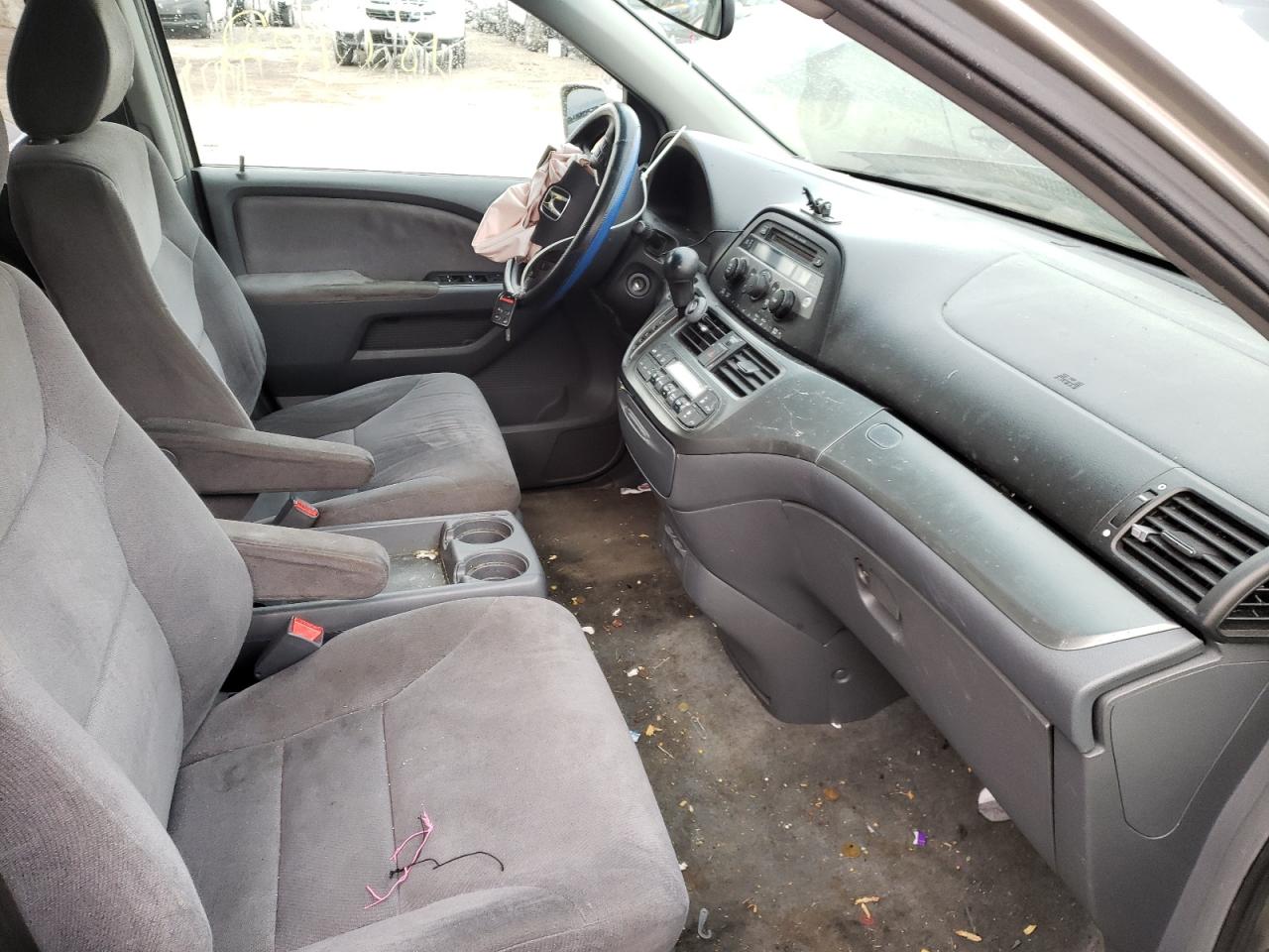 Photo 5 from auction – 2005 HONDA ODYSSEY EX with VIN 5FNRL38405B410135