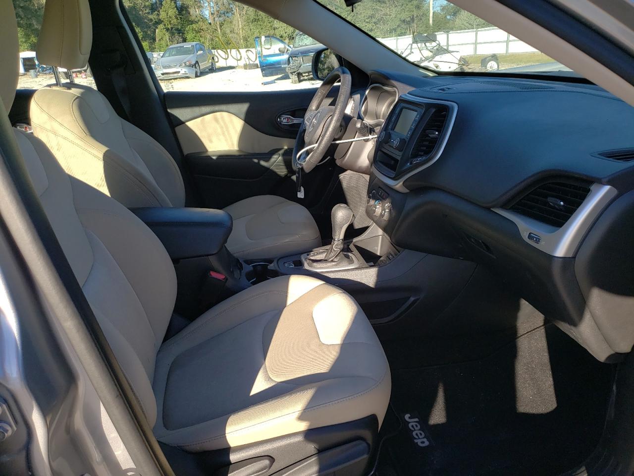 Photo 5 from auction – 2016 JEEP CHEROKEE S with VIN 1C4PJLAB6GW160789