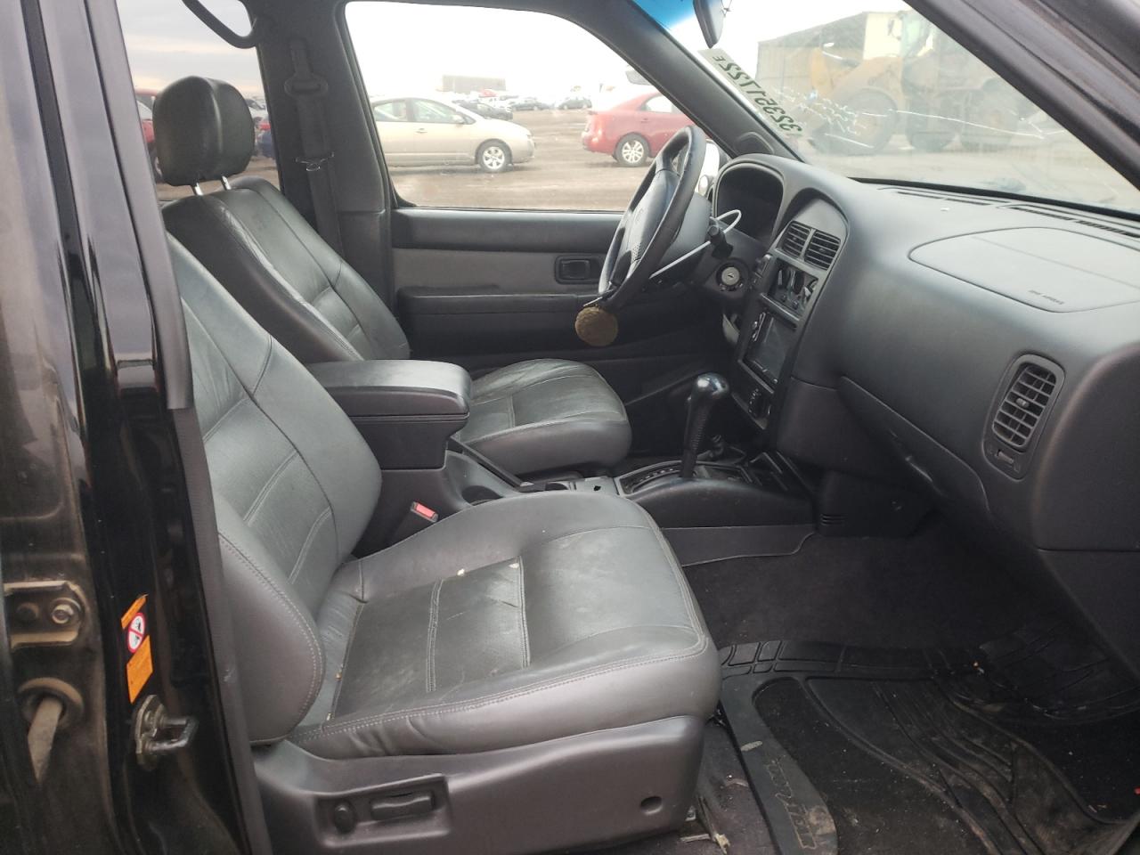 Photo 5 from auction – 2000 NISSAN PATHFINDER with VIN JN8AR07Y7YW423435