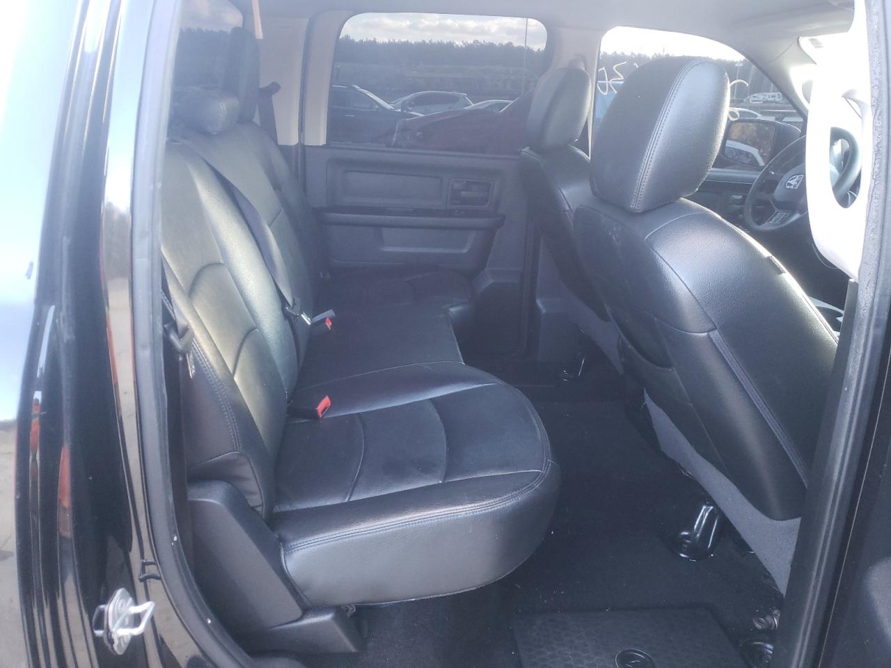 Photo 6 from auction – 2015 RAM 1500 ST with VIN 3C6RR7KT1FG676014