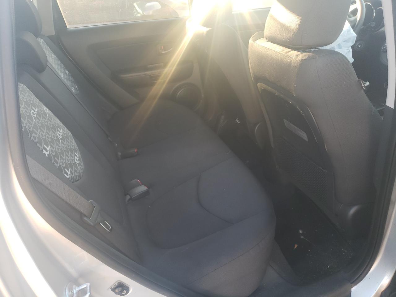 Photo 6 from auction – 2017 KIA SOUL with VIN KNDJN2A25H7411544