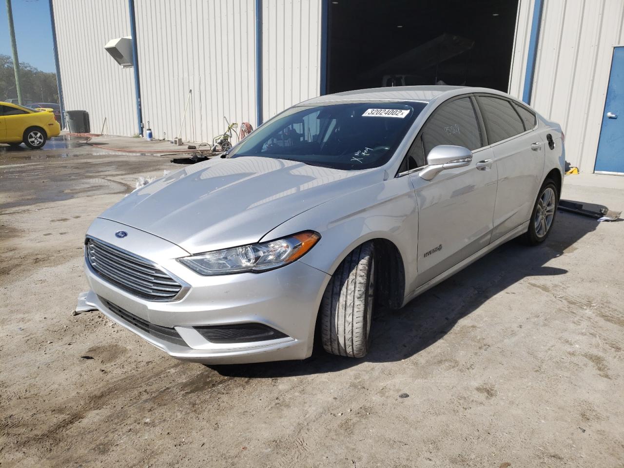 Photo 2 from auction – 2018 FORD FUSION SE with VIN 3FA6P0LU7JR152272