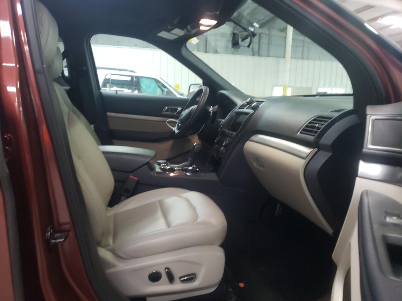 Photo 5 from auction – 2018 FORD EXPLORER X with VIN 1FM5K8D8XJGA31131