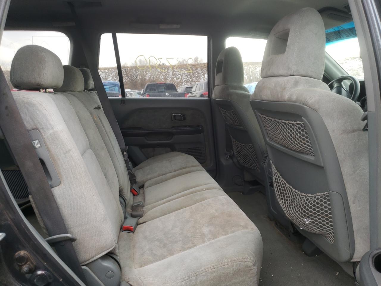 Photo 6 from auction – 2004 HONDA PILOT EX with VIN 2HKYF18494H544522