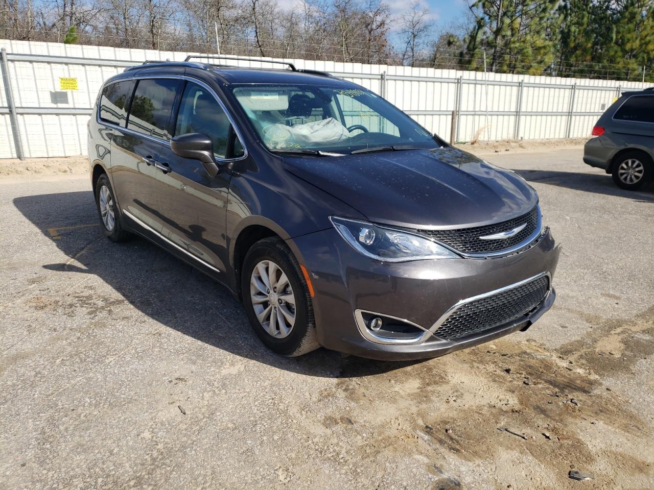 CHRYSLER PACIFICA T 2019 with VIN 2C4RC1BG2KR665926 - Photo from auction