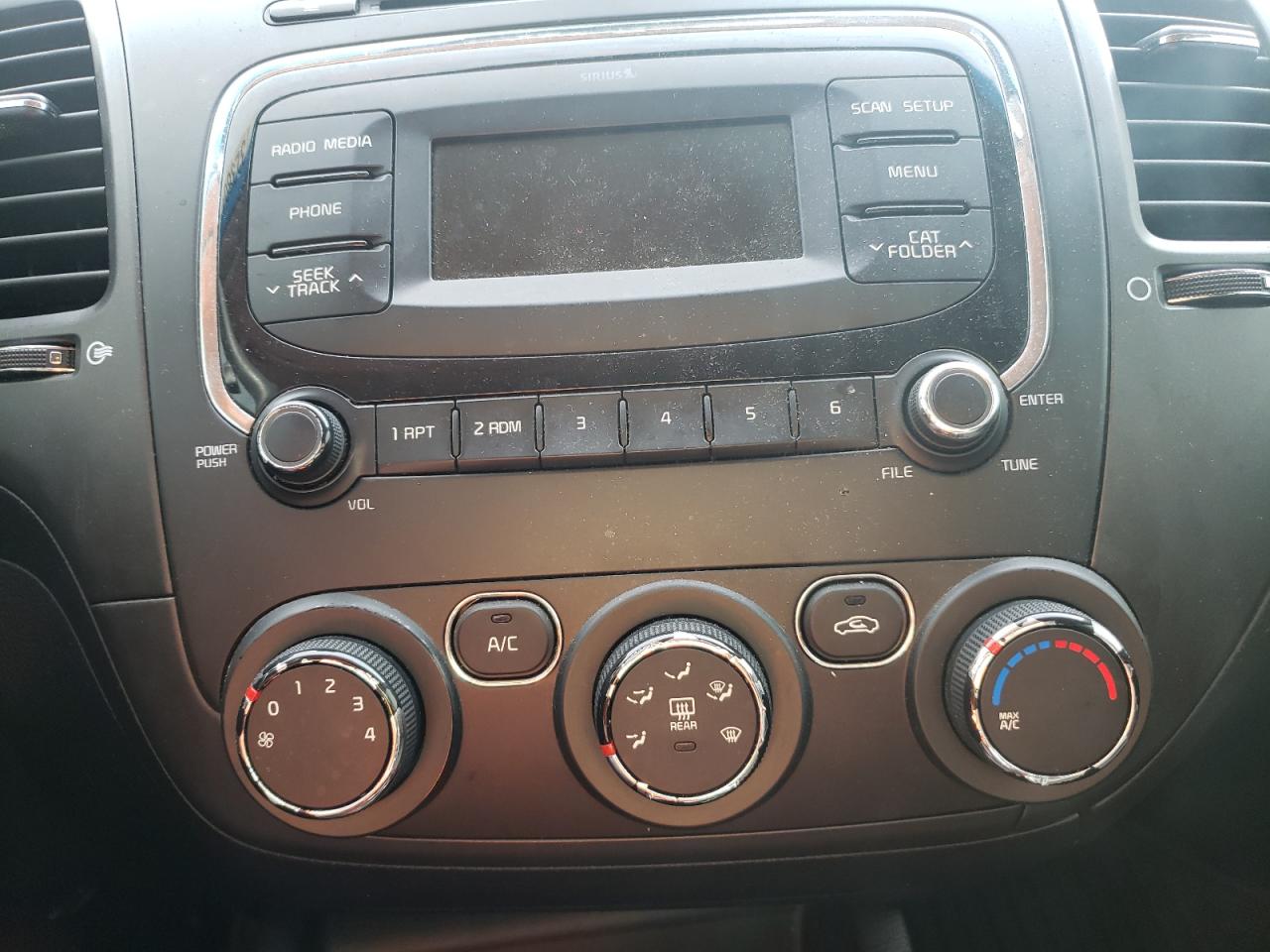 Photo 9 from auction – 2018 KIA FORTE LX with VIN 3KPFK4A7XJE171533