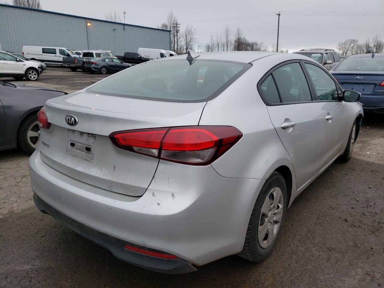 Photo 4 from auction – 2017 KIA FORTE LX with VIN 3KPFK4A71HE119170