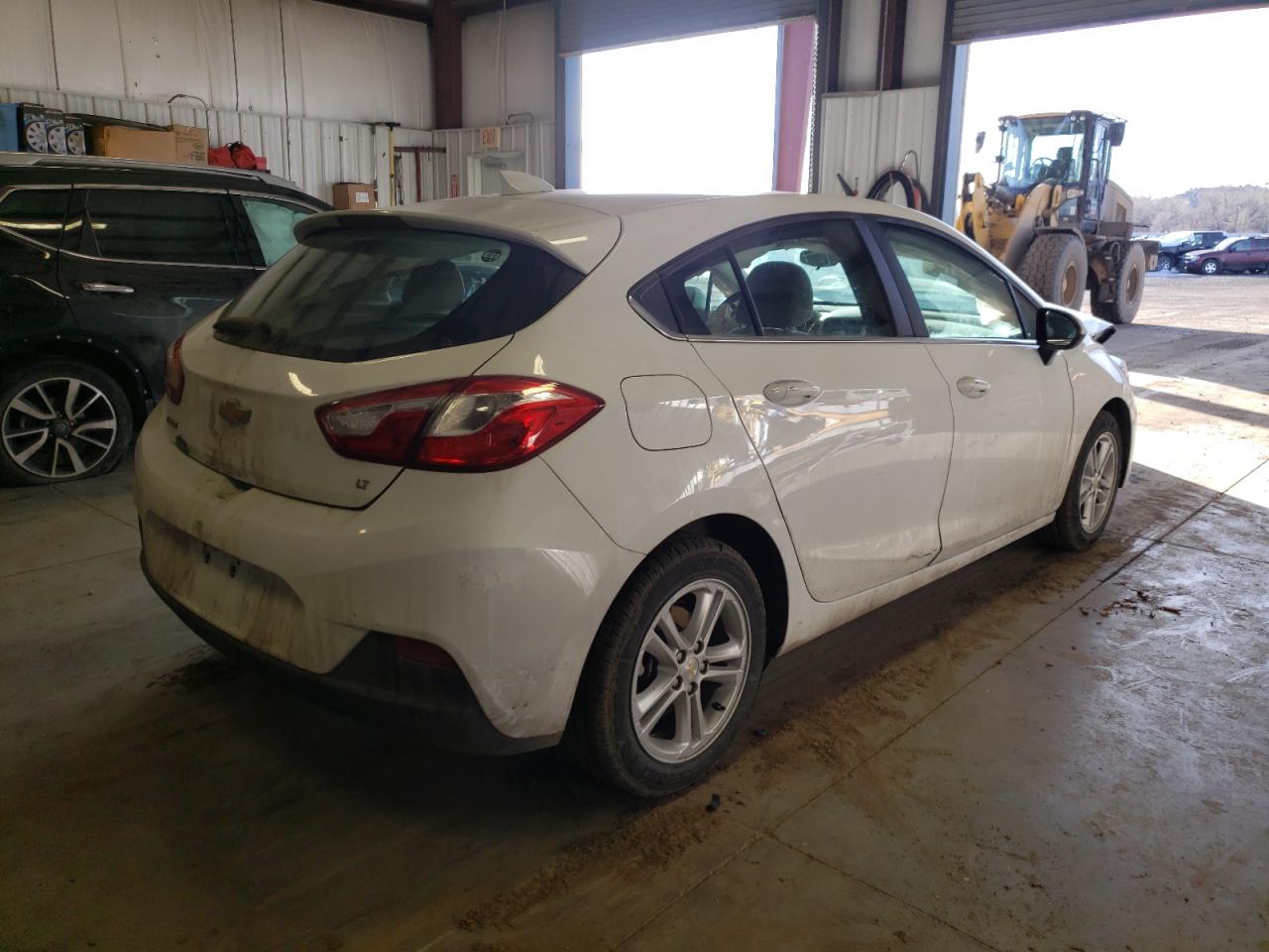 Photo 4 from auction – 2017 CHEVROLET CRUZE LT with VIN 3G1BE6SM9HS515475