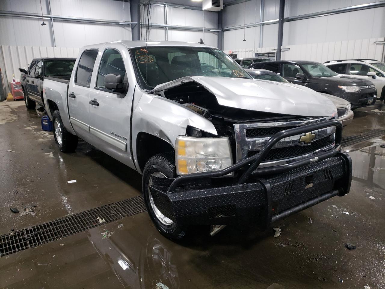 CHEVROLET SILVERADO 2011 with VIN 3GCPKSE31BG305951 - Photo from auction