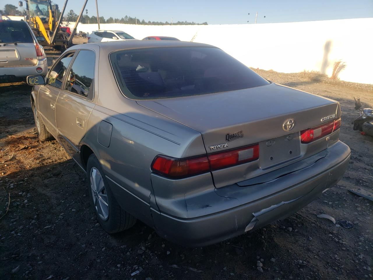 Photo 3 from auction – 1998 TOYOTA CAMRY CE with VIN 4T1BF22K4WU070471