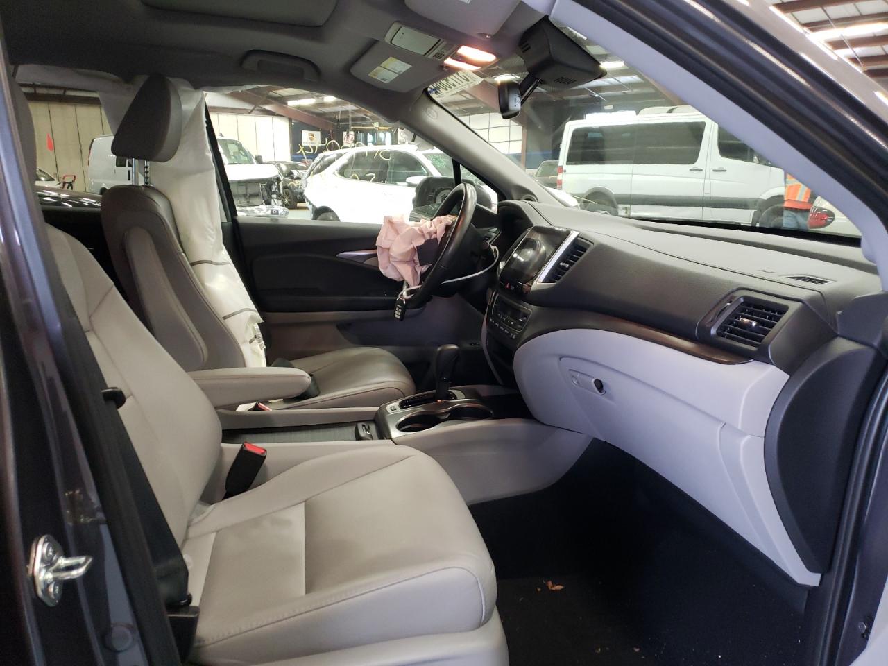 Photo 5 from auction – 2017 HONDA PILOT EXL with VIN 5FNYF6H67HB083775